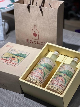 (現貨)❤️ㄚ比小鼻❤️ 日本青森蘋果汁 720ML 兩入裝 禮盒 賞味期：2024.6.30